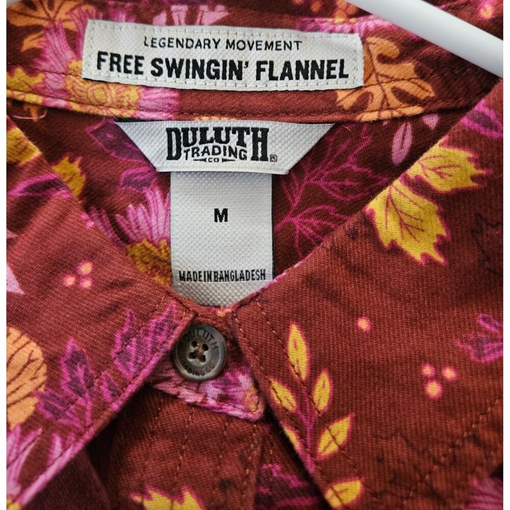 DULUTH TRADING COMPANY WOMEN'S SIZE M FREE SWINGIN FLANNEL SHIRT NWT - Picture 3 of 7